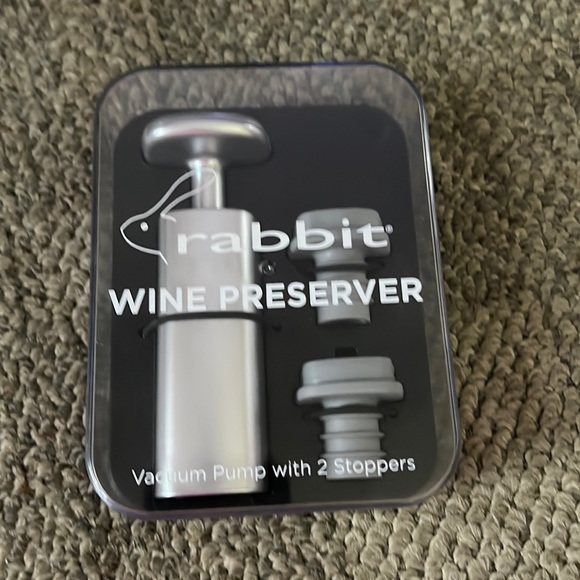 rabbit Dining Nwt Rabbit Wine Preserver Wine Stopper Vacuum Poshmark